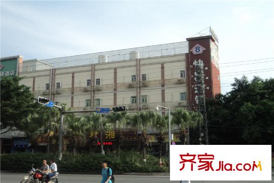 新月明珠花园二期项目快8酒店,距离项目100米内