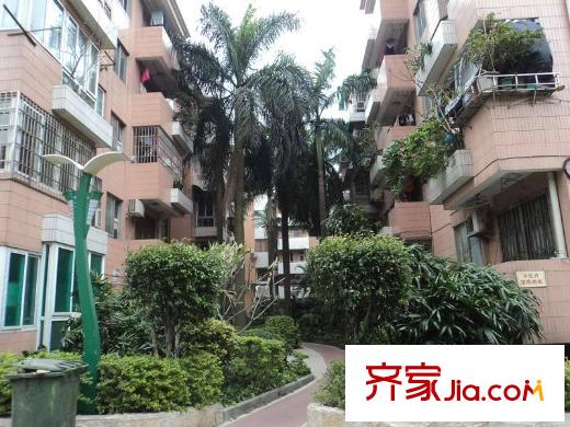 隆泰逸品君庭北侧和润花园