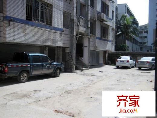 龍泉商住樓外景圖 
