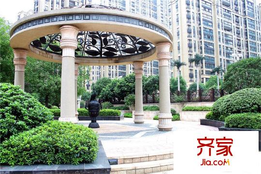 萬(wàn)科金域藍(lán)灣香奈兒花園的涼亭（2015.3.17）