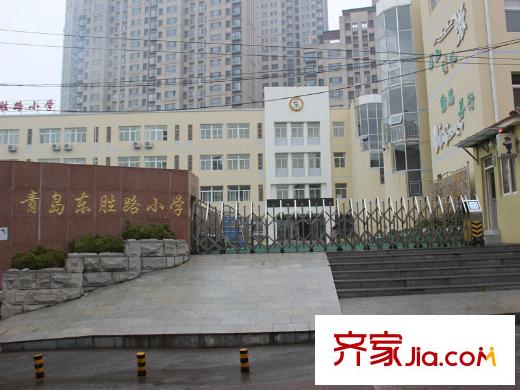 錯(cuò)埠嶺小區(qū)配套圖附近錯(cuò)埠嶺五小區(qū)內(nèi)的小學(xué)