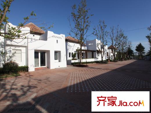 麥爾文藝墅周邊配套之廣場(chǎng)