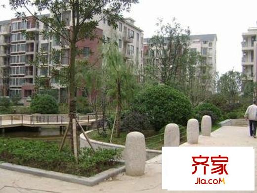 東郊小鎮(zhèn)第一街區(qū)外景圖