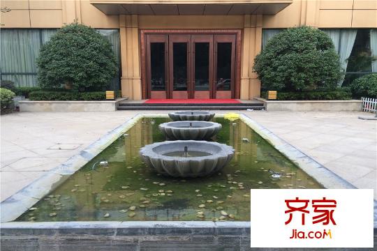 東方蘭園售樓處景觀親水臺（2015-08-21）