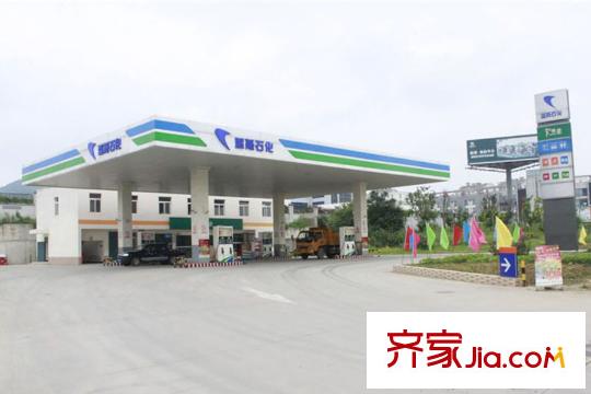 東紫園北側(cè)約1公里的加氣站