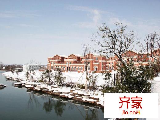 鴻德紫谷外景圖項目11#樓外立面實景及外圍水景（2013.2）