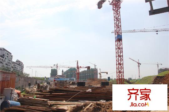武夷名仕園工地吊車(chē)施工（2015-9-14）