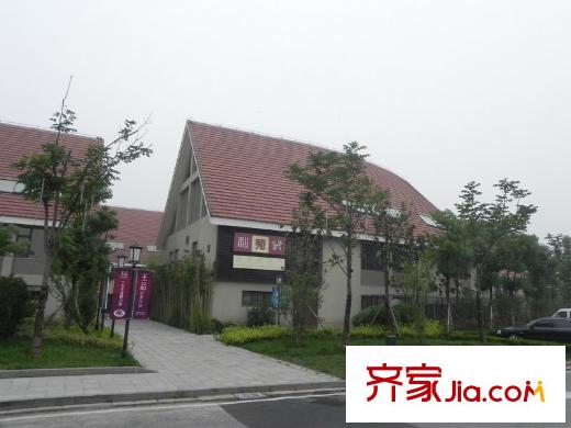 瀾郡配套圖項(xiàng)目北面的1912會(huì)所（2011.07）