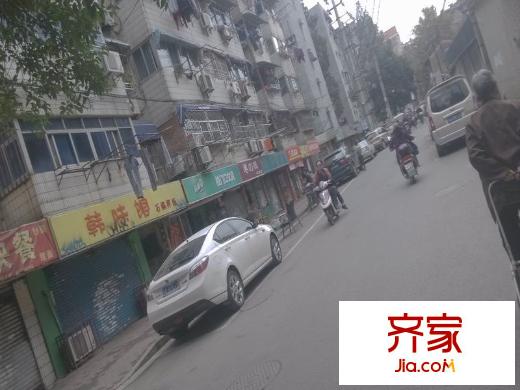校門口外景圖