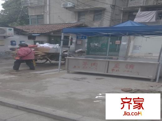 校門口外景圖