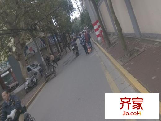 校門口外景圖