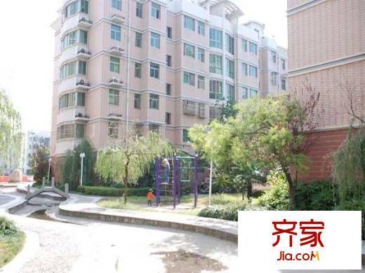 盧龍山莊外景圖