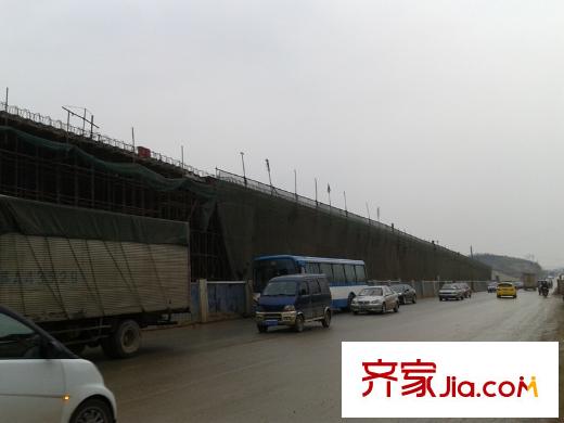 東郊小鎮(zhèn)配套圖項(xiàng)目前方S122省道（2012.12.5）