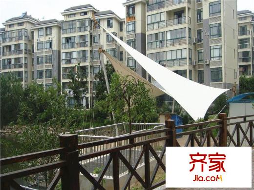江南青年城外景圖