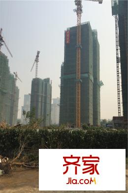 雍福龍庭在建樓棟遠(yuǎn)景（2015-10-16）