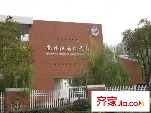 東方天郡配套圖項目北面150米的幼兒園