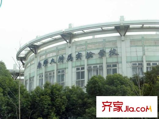 東方天郡配套圖項目北面300米的實驗學校
