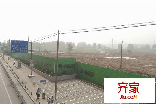 中垠紫金觀邸項(xiàng)目地塊現(xiàn)場(chǎng)（2015-7-23）