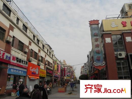 翠屏托樂嘉小區(qū)內(nèi)部商業(yè)街（2011.12）