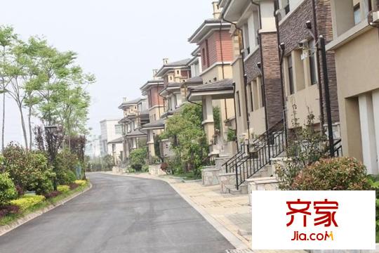 伴山香檳園項(xiàng)目現(xiàn)房實(shí)景（2015-3-20）