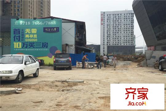 協(xié)眾水岸風(fēng)華小區(qū)一角施工（2015-8-21）