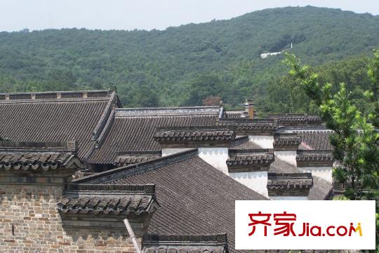 錦隆云山墅項(xiàng)目南側(cè)的寶華山美景
