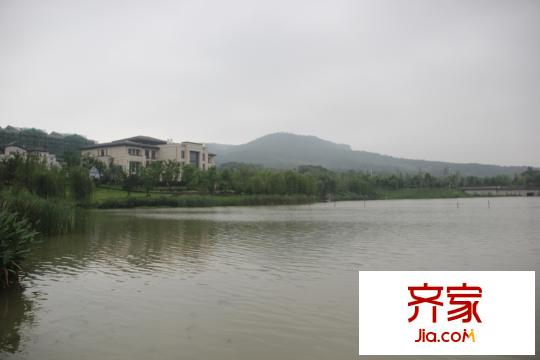 五礦九璽臺養(yǎng)心湖近觀(2014-08-26)