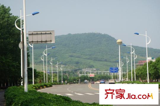 五礦九璽臺(tái)項(xiàng)目左側(cè)方山風(fēng)景區(qū)（2012.05）
