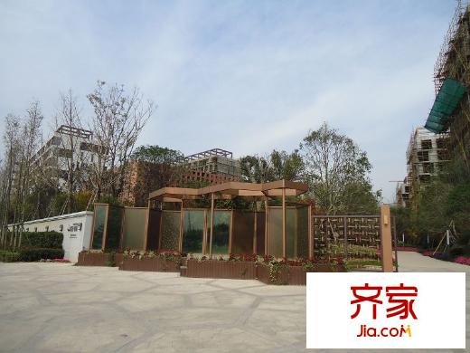 騁望驪都小區(qū)正門實景圖（2012.11.20）
