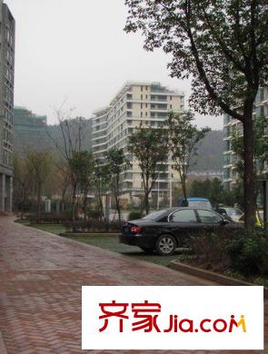 滟紫臺小區(qū)內(nèi)車位