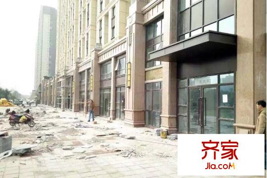 四季金輝在建的樓棟底商（2015-11-06）
