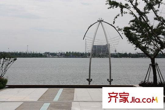 騁望七里楠花園項目2公里龍池湖