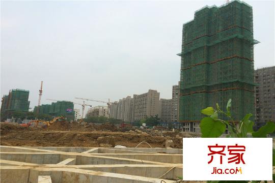中電頤和府邸在建的高層6號樓（2015-08-21）