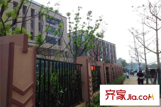中國鐵建青秀城青秀城小學(xué)圍墻