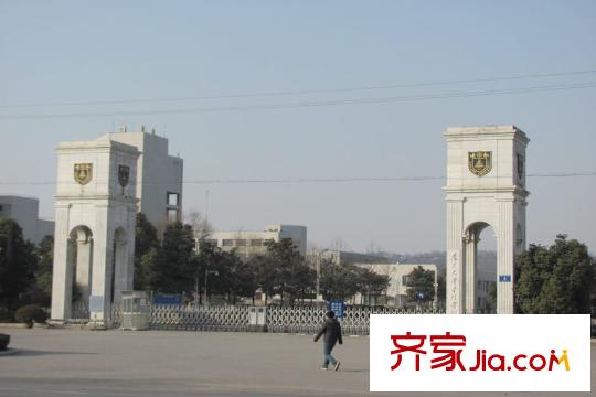 綠地新里悅峰公館周邊南京大學金陵學院