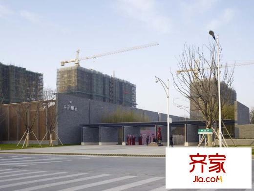 中航樾府售樓處實景（2013.2.27）