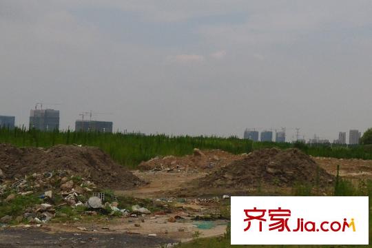 保利西江月距離項(xiàng)目1.5公里空地