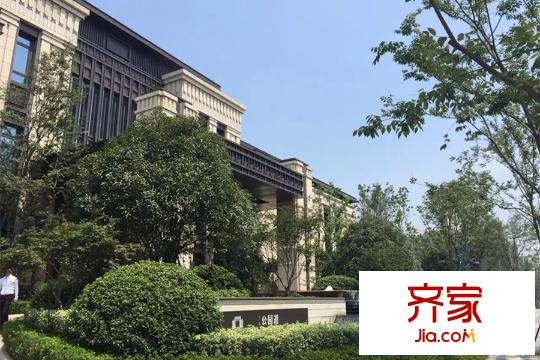 升龍公園道售樓處門口景觀（2015-8-10）