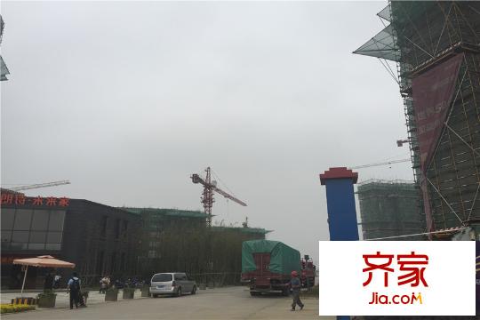 南京綠地國際花都一路之隔兩盤（2015-6-10）