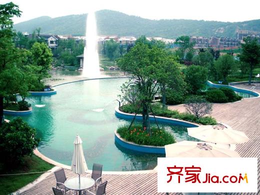 運盛美之國小區(qū)內(nèi)游泳池（2011.7）