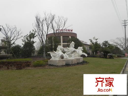 復(fù)地朗香別墅大門前雕塑（2012.3）
