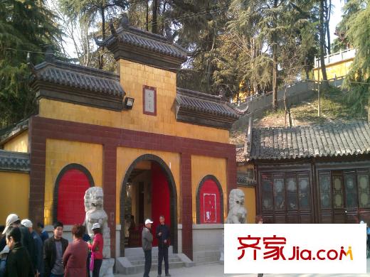 金泉泰來苑項(xiàng)目配套600年泰山古寺