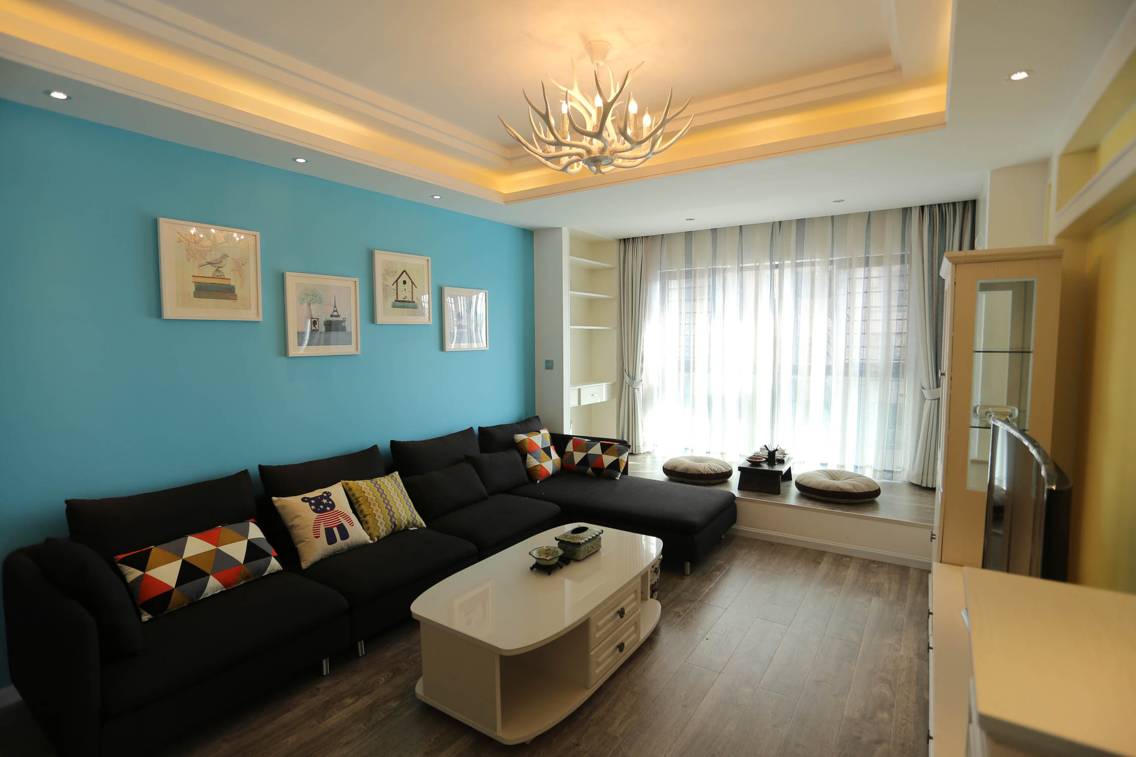 80平米装修,三居室装修,10-15万装修,客厅,北欧风格,沙发背景墙,蓝色