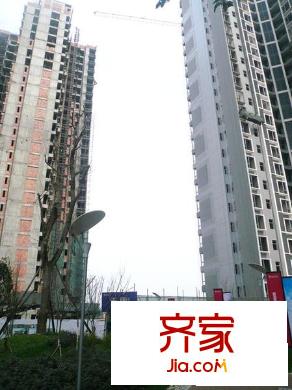 長(zhǎng)虹世紀(jì)城二期外景圖4號(hào)樓通道