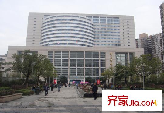 隆盛中央美地周邊