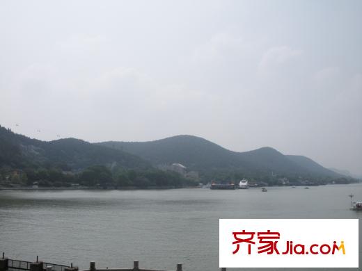 萬悅城東600米云龍湖風(fēng)景區(qū)