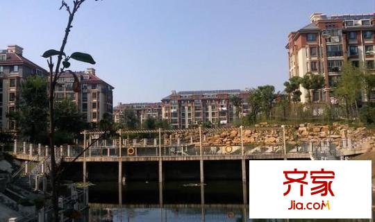 錦繡濱湖外景圖 