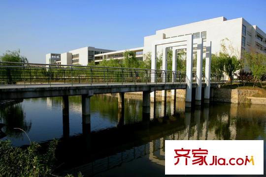 恒龍依山龍郡配套圖向北1000米礦大南湖校區(qū)