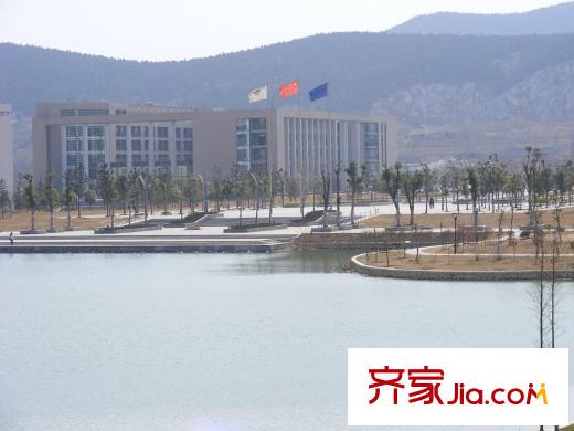 恒龍依山龍郡配套圖向北1000米礦大南湖校區(qū)