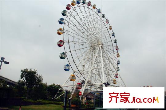 雨潤星雨華府項(xiàng)目東邊1500米摩天輪
